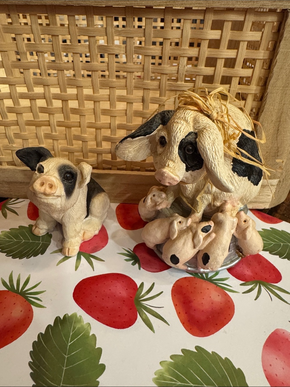 Farmhouse Pig Figurine Set - Black and White Stone Pig and Piglets